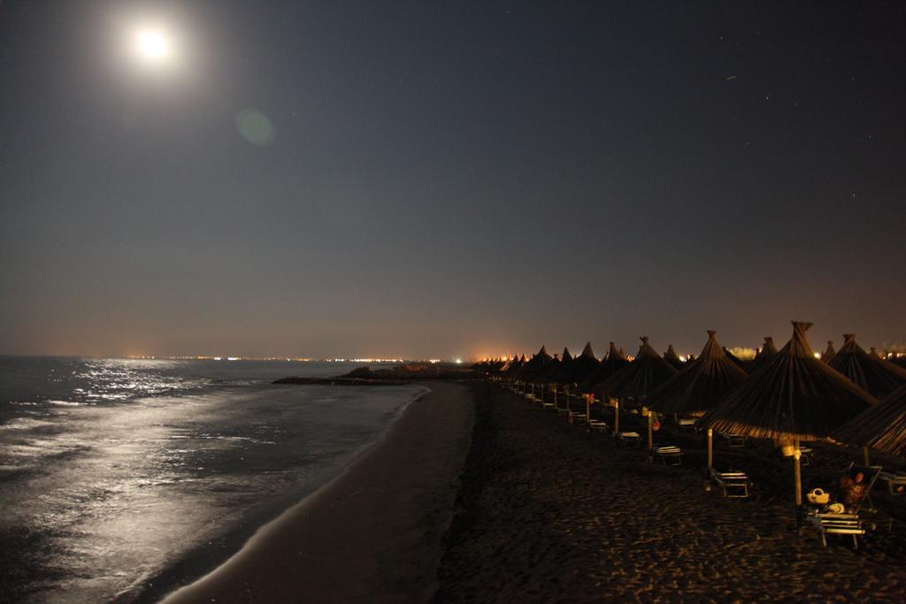 African Beach Hotel-Residence Manfredonia Bagian luar foto
