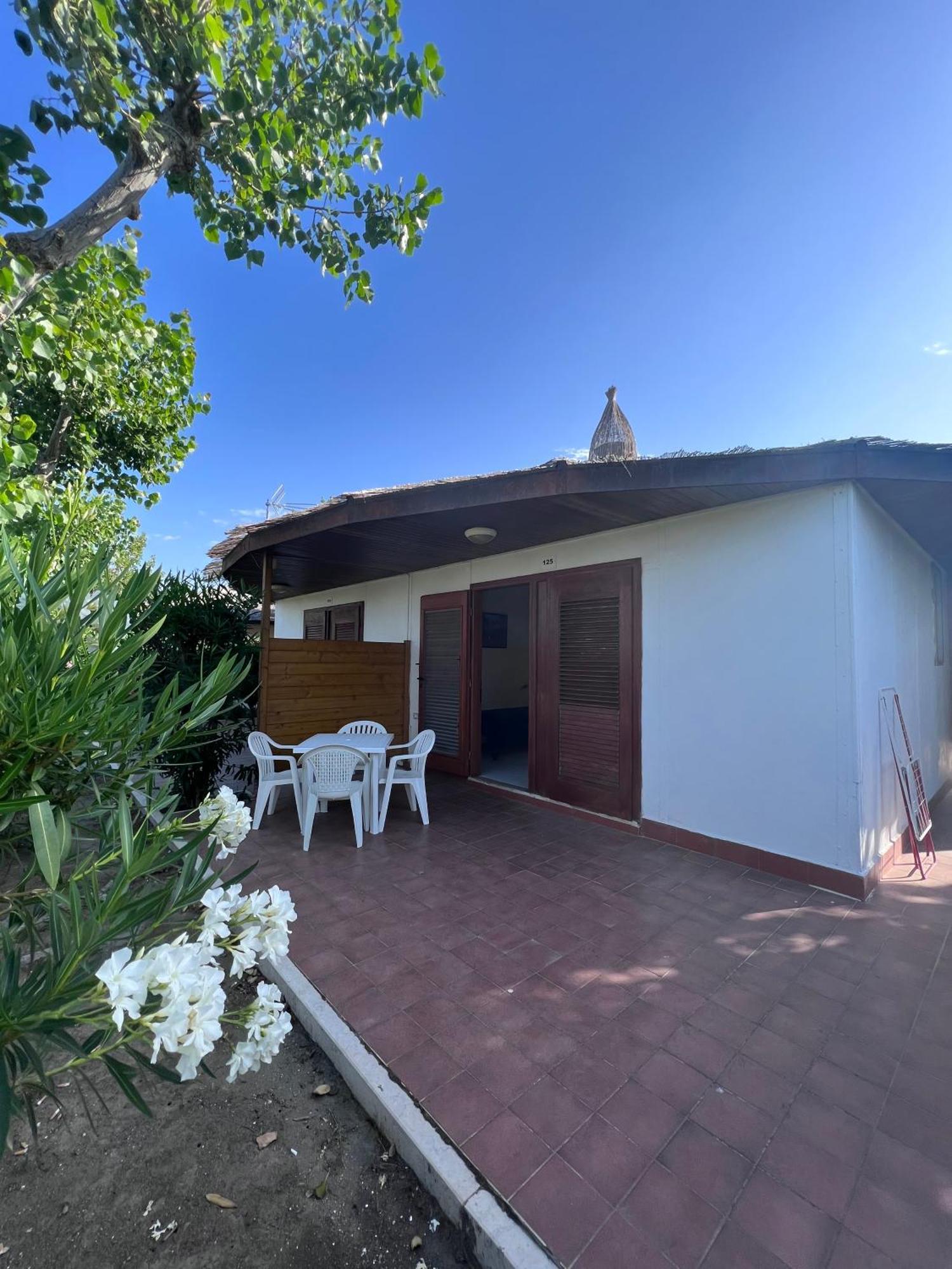 African Beach Hotel-Residence Manfredonia Bagian luar foto
