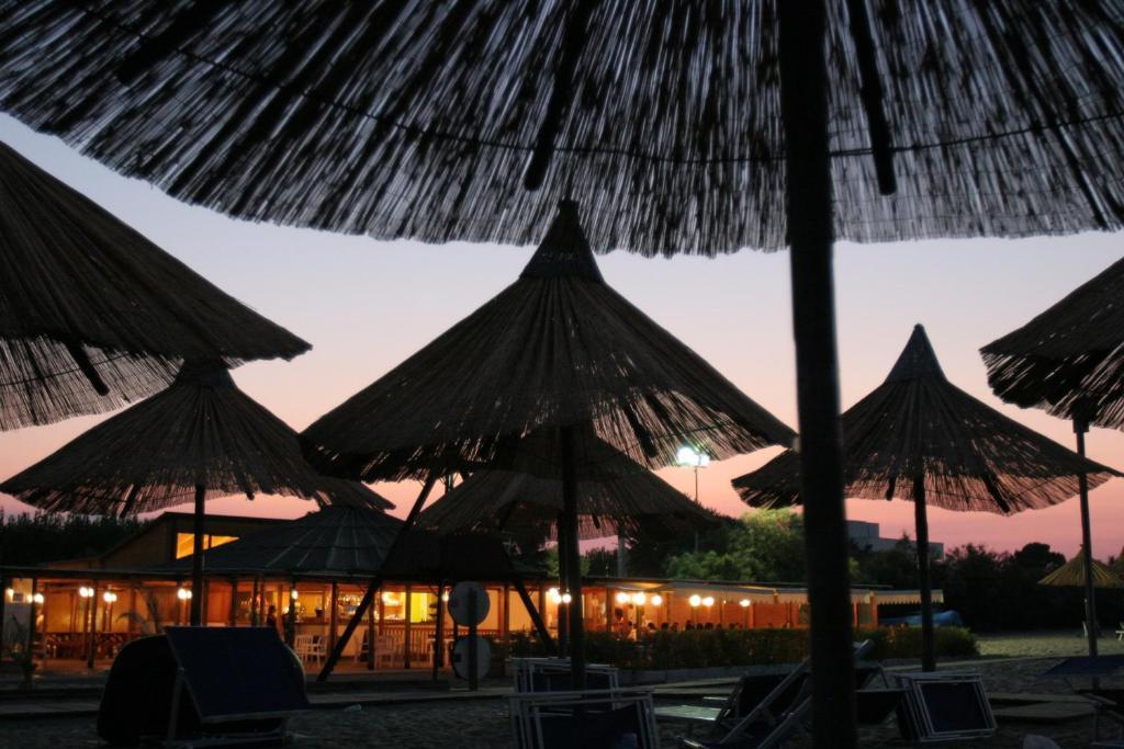 African Beach Hotel-Residence Manfredonia Bagian luar foto