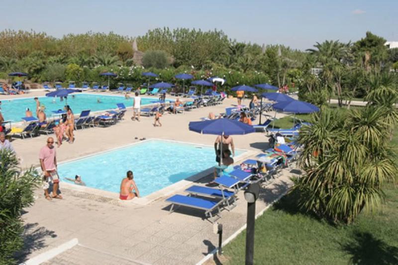 African Beach Hotel-Residence Manfredonia Bagian luar foto