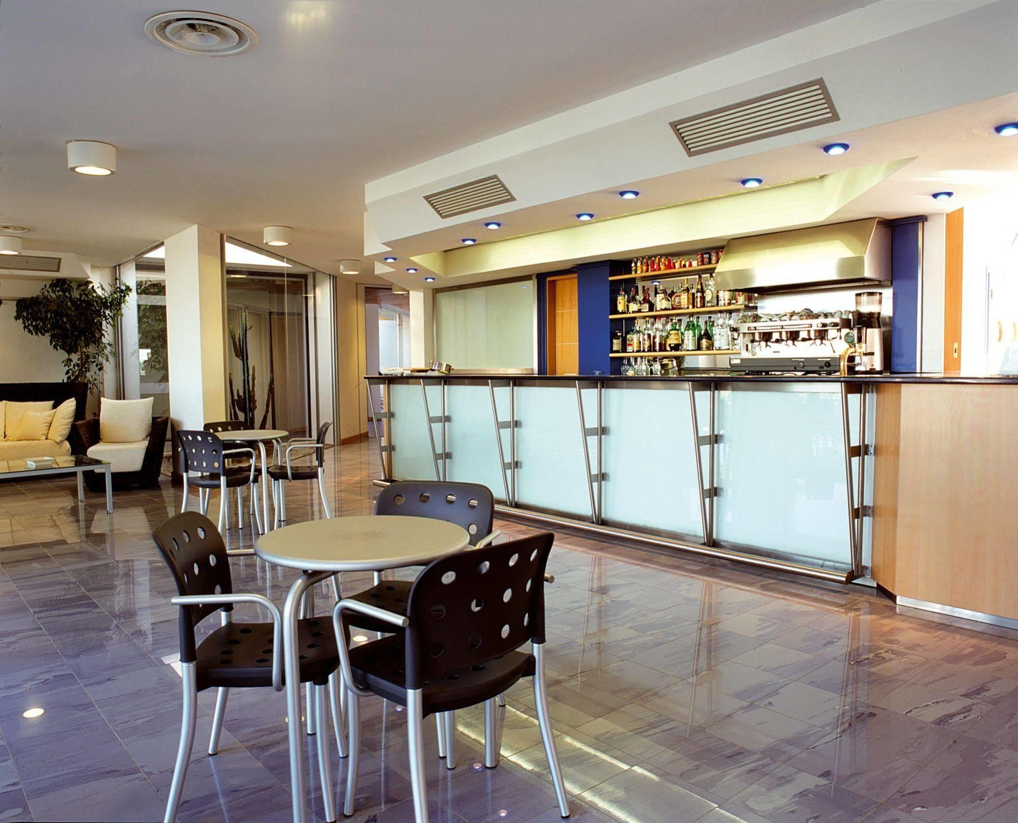 African Beach Hotel-Residence Manfredonia Bagian luar foto
