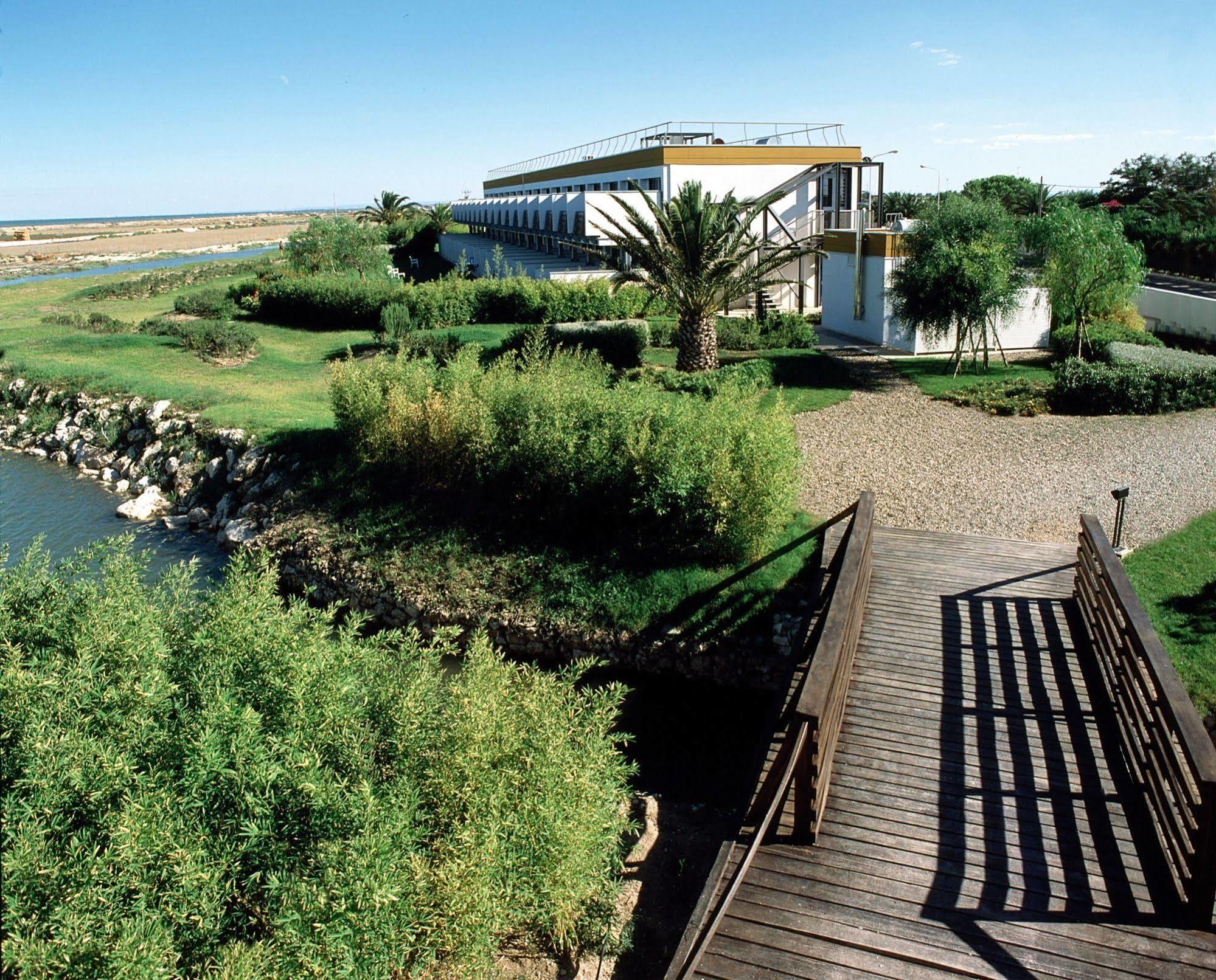 African Beach Hotel-Residence Manfredonia Bagian luar foto