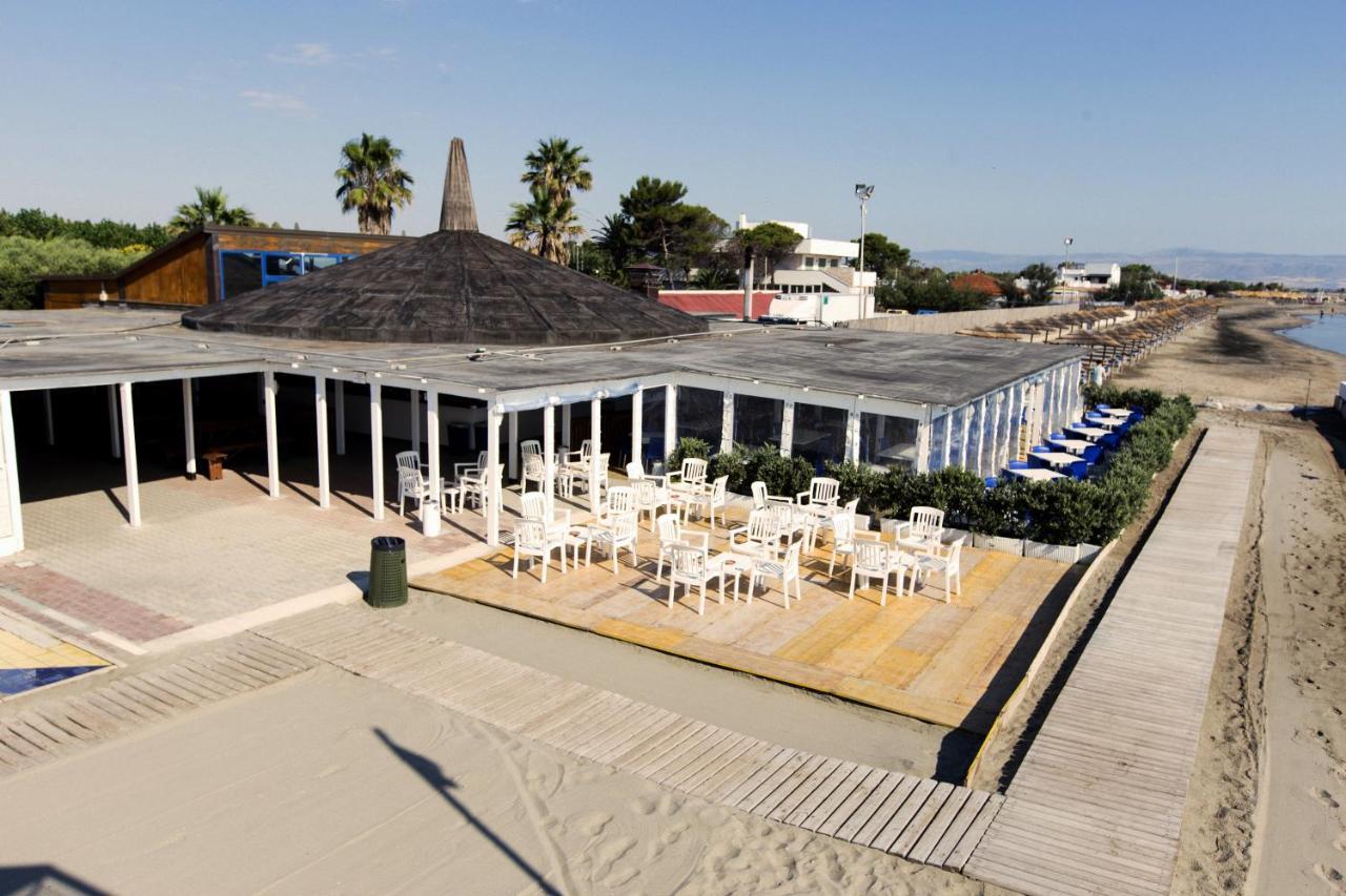 African Beach Hotel-Residence Manfredonia Bagian luar foto