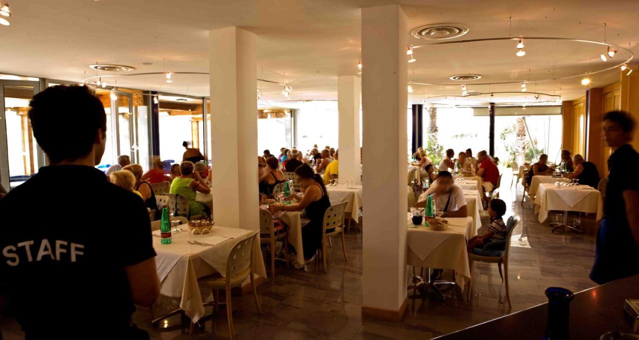African Beach Hotel-Residence Manfredonia Bagian luar foto