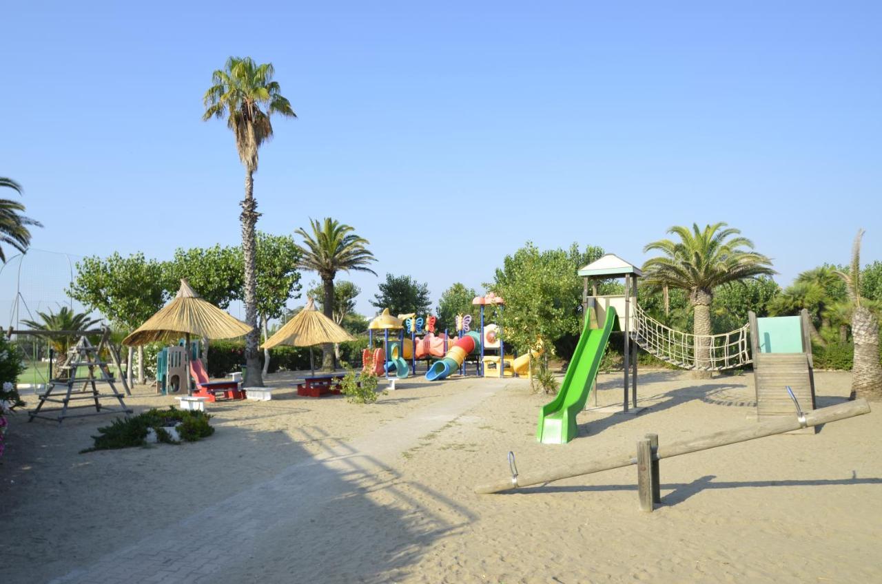 African Beach Hotel-Residence Manfredonia Bagian luar foto