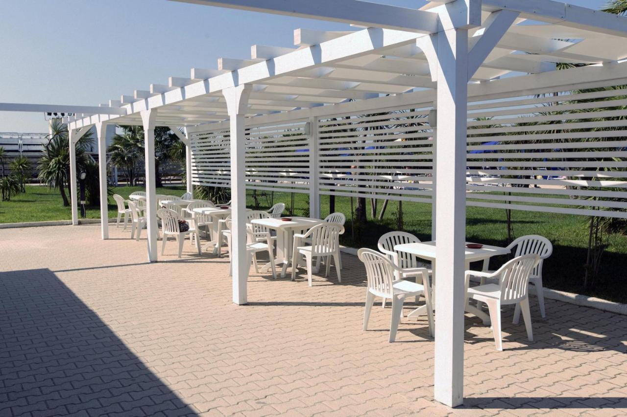 African Beach Hotel-Residence Manfredonia Bagian luar foto