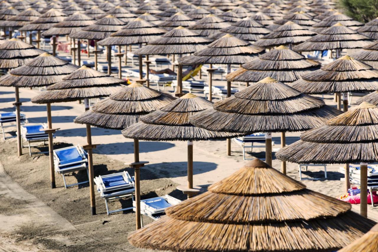 African Beach Hotel-Residence Manfredonia Bagian luar foto
