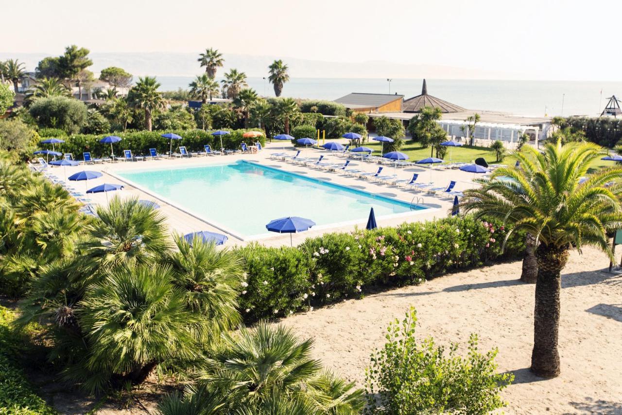 African Beach Hotel-Residence Manfredonia Bagian luar foto