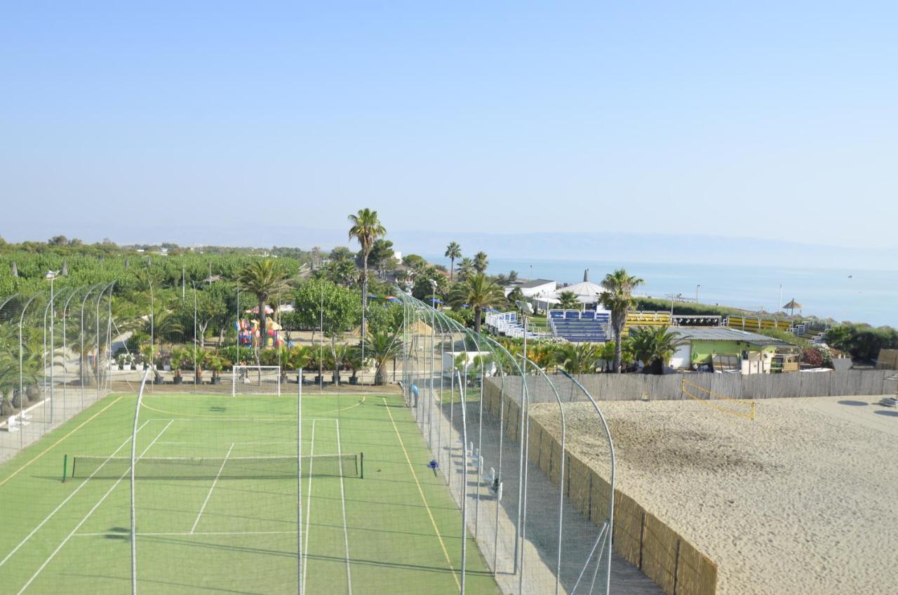 African Beach Hotel-Residence Manfredonia Bagian luar foto