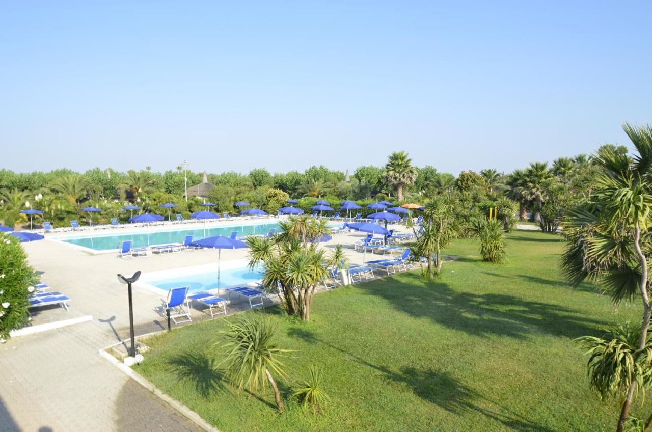African Beach Hotel-Residence Manfredonia Bagian luar foto